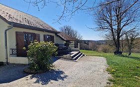 Maison cosy et nature avec vue sur le lac de Neuvic